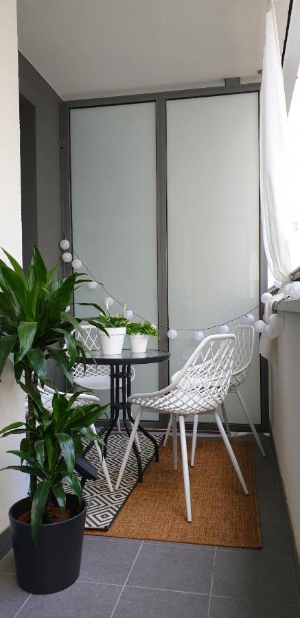 Bit Eccentric With The Balcony Apartment วอร์ซอ ภายนอก รูปภาพ